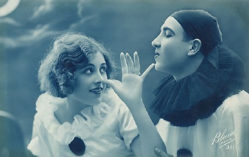 Pierrot and Pierrette, Image 4 - French postcard image, 1920's