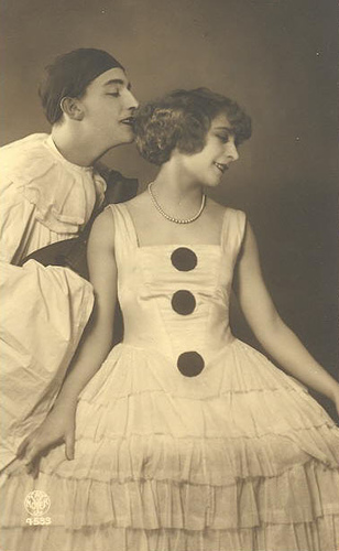 Pierrot and Pierrette, Image 2 - French postcard image, 1920's